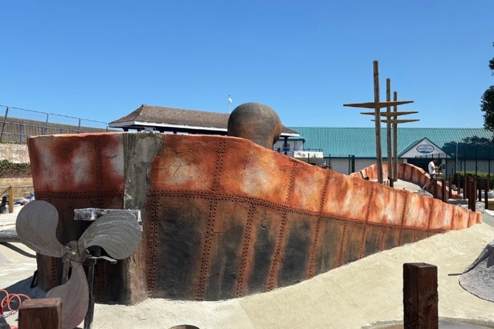 Shipwreck Adventure Golf (1)